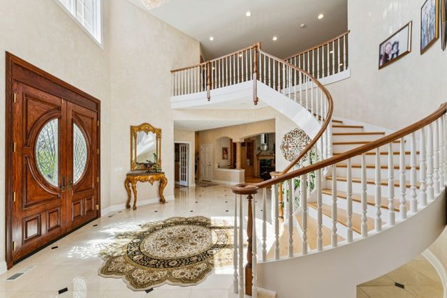1745 Sundrop Circle, Highland Park, IL 60035