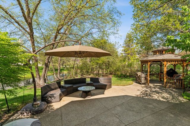 1745 Sundrop Circle, Highland Park, IL 60035