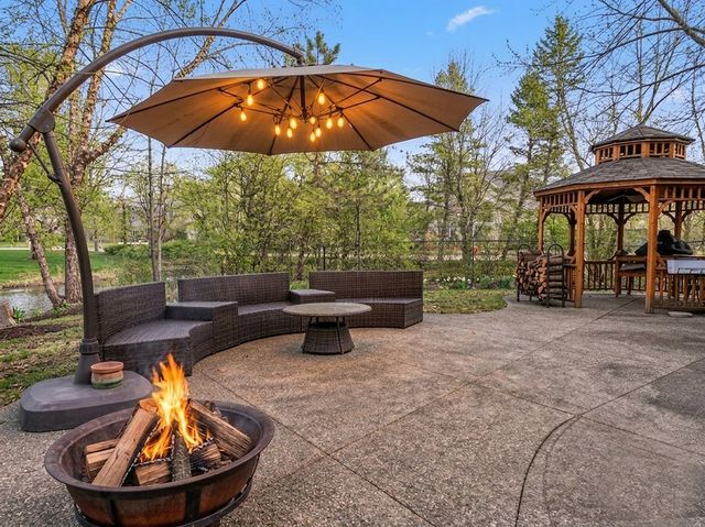 1745 Sundrop Circle, Highland Park, IL 60035