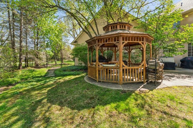 1745 Sundrop Circle, Highland Park, IL 60035