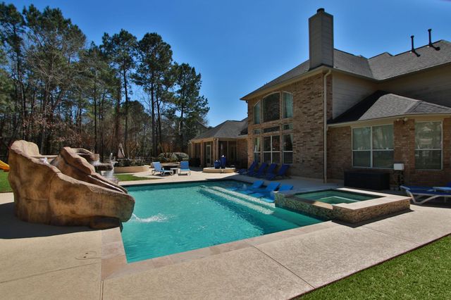 12210 Hallowed Oaks, Magnolia, TX 77354