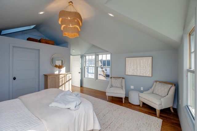 1427 Bay St, Alameda, CA 94501