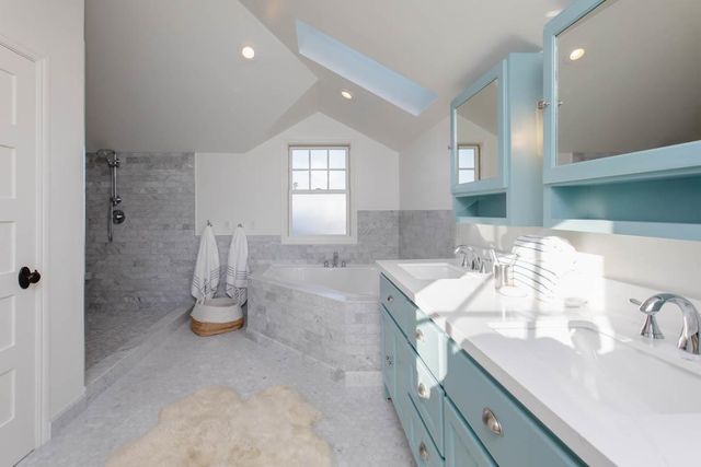 1427 Bay St, Alameda, CA 94501