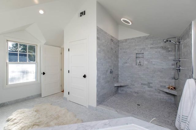 1427 Bay St, Alameda, CA 94501