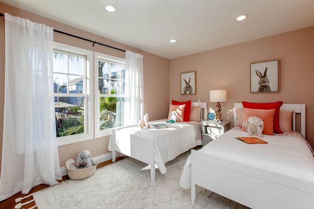 1427 Bay St, Alameda, CA 94501