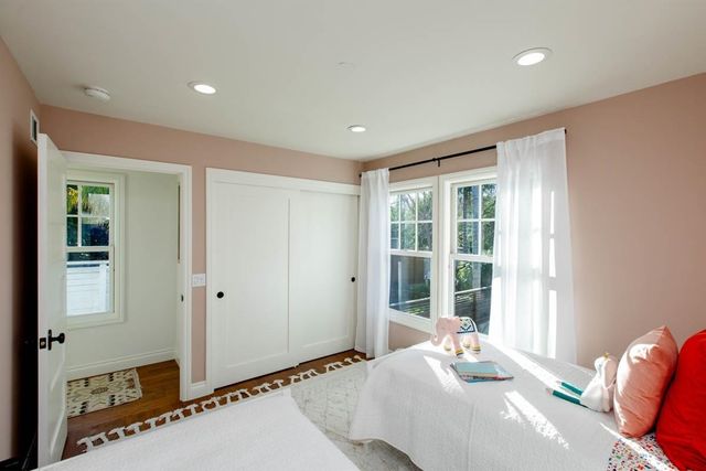 1427 Bay St, Alameda, CA 94501