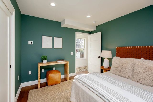 1427 Bay St, Alameda, CA 94501