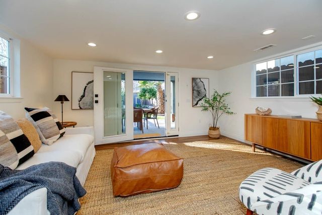 1427 Bay St, Alameda, CA 94501