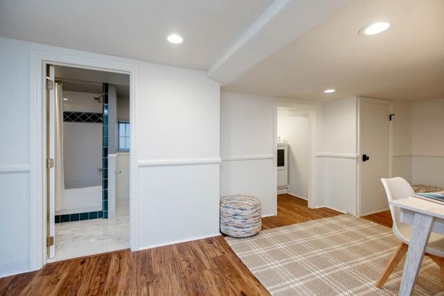 1427 Bay St, Alameda, CA 94501