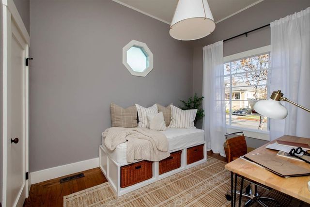 1427 Bay St, Alameda, CA 94501