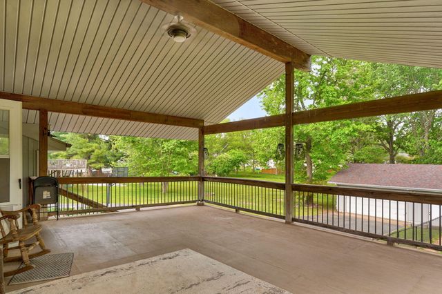 1050 E Camorene Street, Springfield, MO 65803