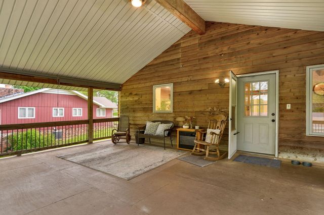 1050 E Camorene Street, Springfield, MO 65803