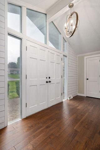 1050 E Camorene Street, Springfield, MO 65803