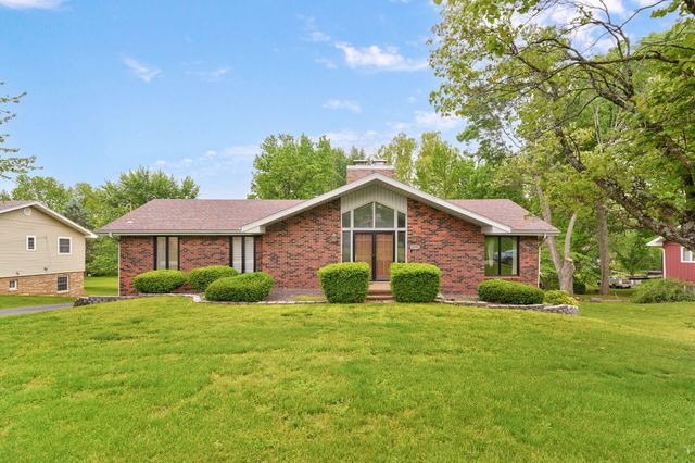 1050 E Camorene Street, Springfield, MO 65803