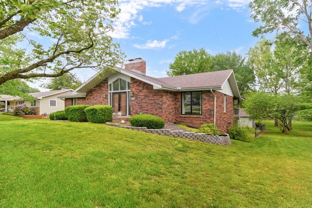 1050 E Camorene Street, Springfield, MO 65803