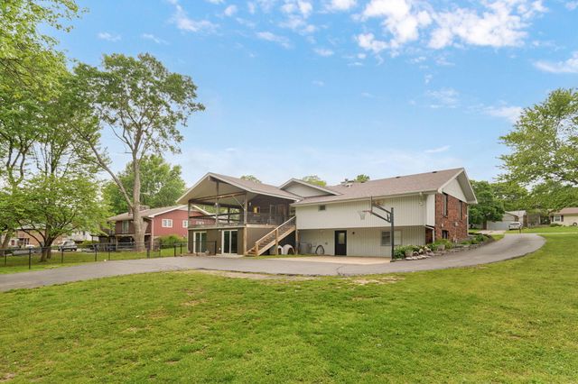 1050 E Camorene Street, Springfield, MO 65803