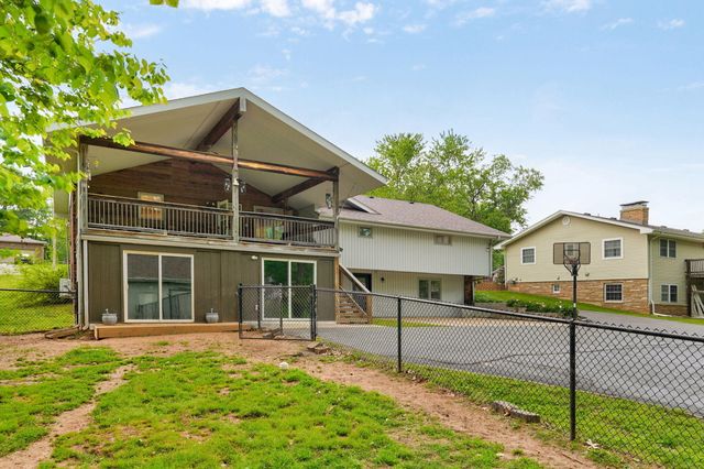 1050 E Camorene Street, Springfield, MO 65803