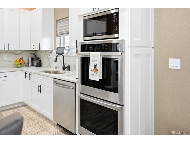 59601 E 56th Ave, Strasburg, CO 80136