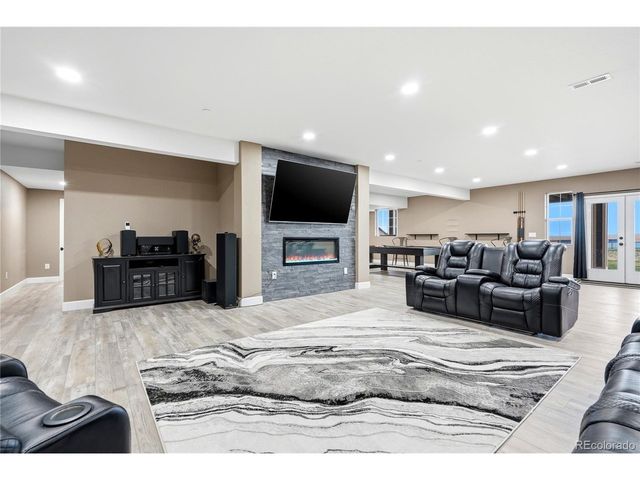 59601 E 56th Ave, Strasburg, CO 80136