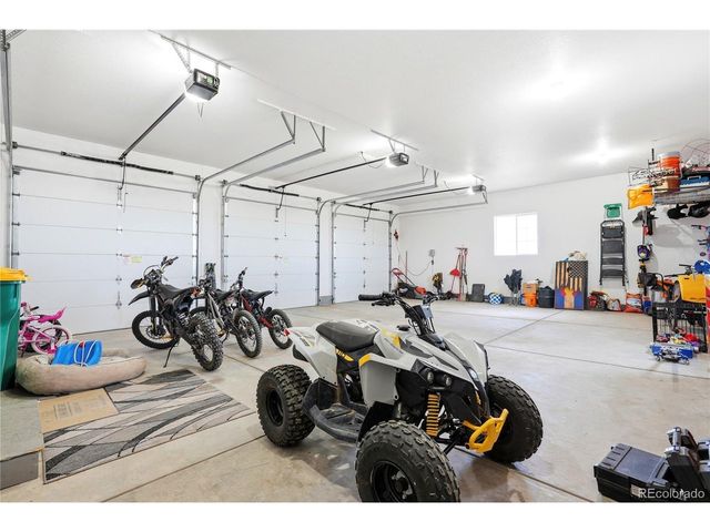 59601 E 56th Ave, Strasburg, CO 80136