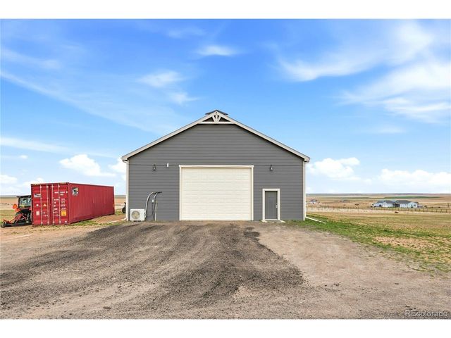 59601 E 56th Ave, Strasburg, CO 80136