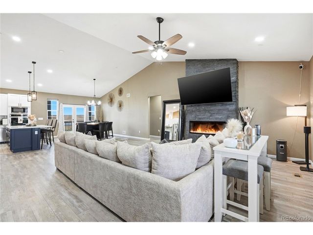 59601 E 56th Ave, Strasburg, CO 80136