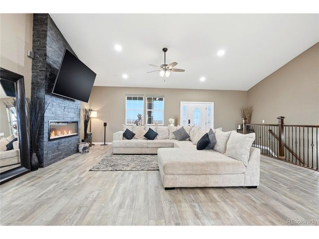 59601 E 56th Ave, Strasburg, CO 80136