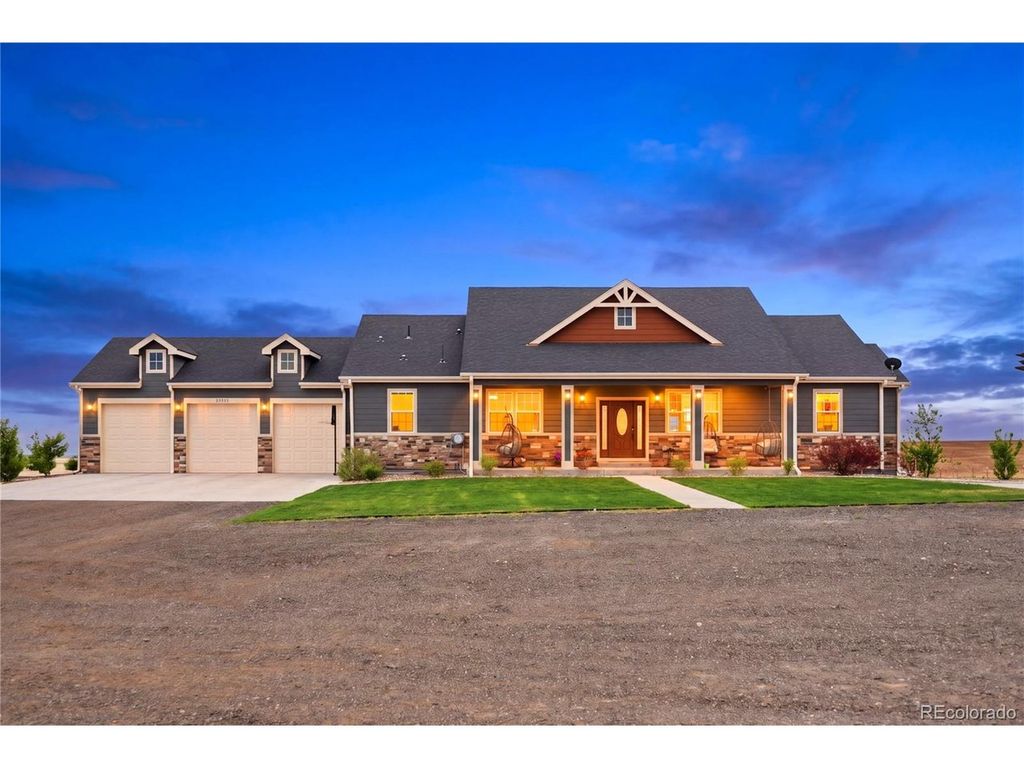 59601 E 56th Ave, Strasburg, CO 80136