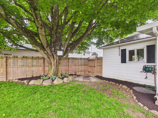 7947 E State Route 41 7947 E State Route 41, Troy, OH 45373
