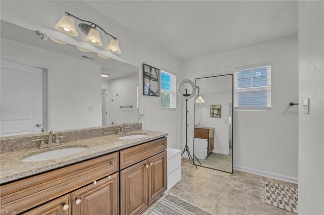 821 Turtle Dove CT, Chesapeake, VA 23325