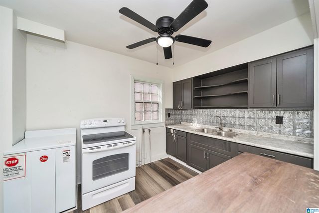 621 VALLEY ROAD, Fairfield, AL 35064