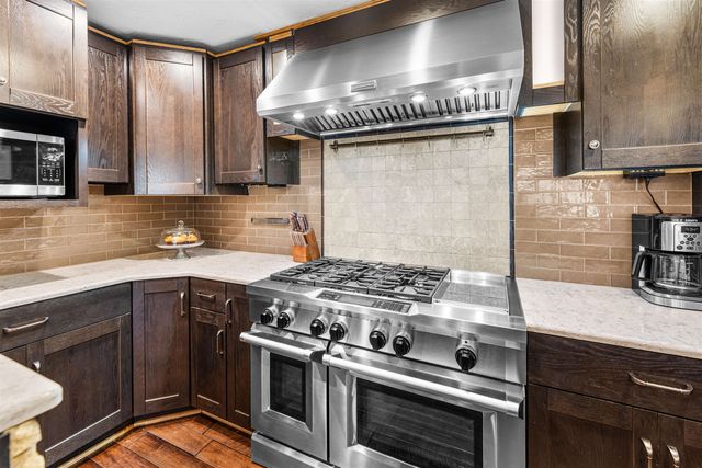 1064 E Lapsley Rd, Assaria, KS 67416