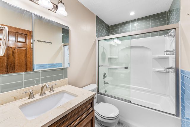 1064 E Lapsley Rd, Assaria, KS 67416