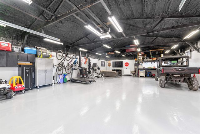 1064 E Lapsley Rd, Assaria, KS 67416