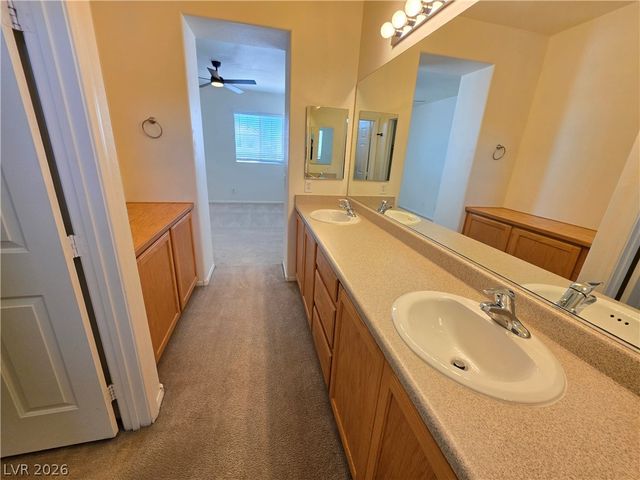 1330 Willow Village Avenue, Las Vegas, NV 89183