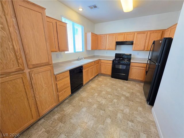 1330 Willow Village Avenue, Las Vegas, NV 89183