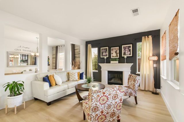 864 Spotted Pony Ln, Rocklin, CA 95765