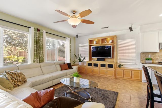 864 Spotted Pony Ln, Rocklin, CA 95765