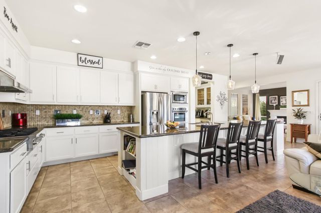 864 Spotted Pony Ln, Rocklin, CA 95765
