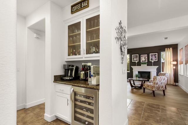 864 Spotted Pony Ln, Rocklin, CA 95765