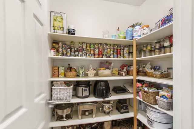 864 Spotted Pony Ln, Rocklin, CA 95765