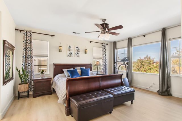 864 Spotted Pony Ln, Rocklin, CA 95765