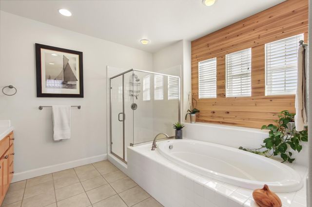 864 Spotted Pony Ln, Rocklin, CA 95765