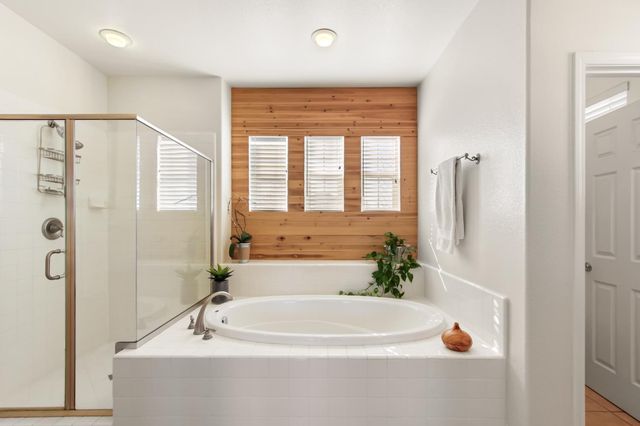 864 Spotted Pony Ln, Rocklin, CA 95765