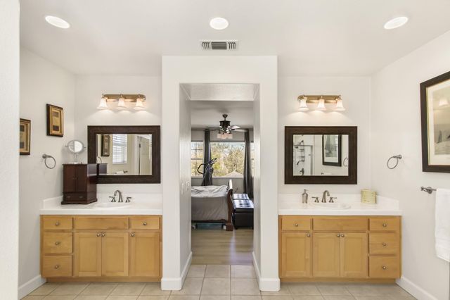 864 Spotted Pony Ln, Rocklin, CA 95765