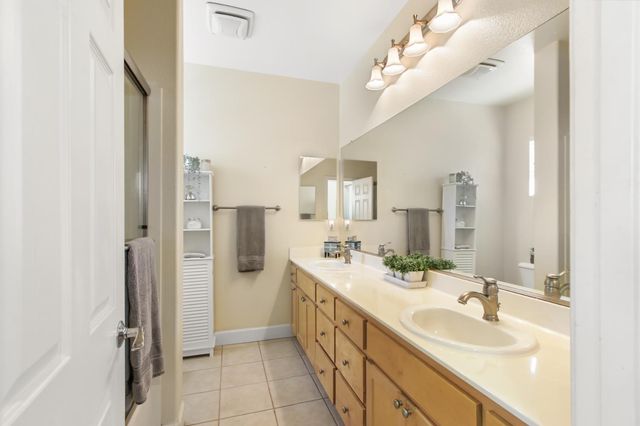 864 Spotted Pony Ln, Rocklin, CA 95765