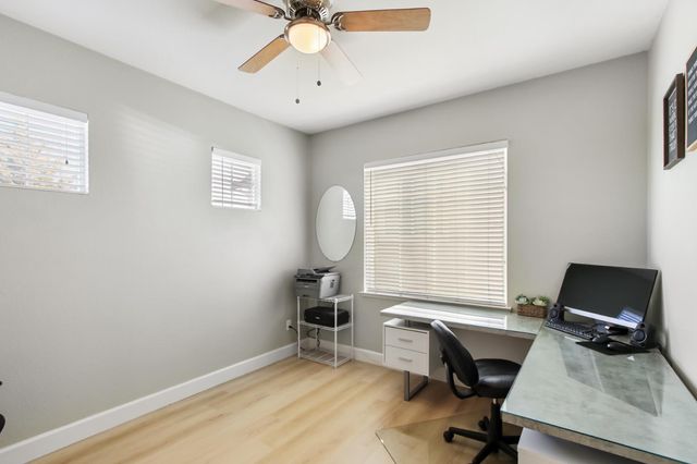 864 Spotted Pony Ln, Rocklin, CA 95765