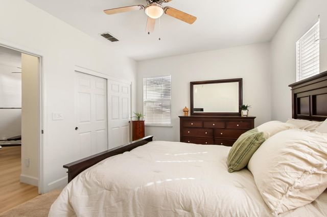 864 Spotted Pony Ln, Rocklin, CA 95765