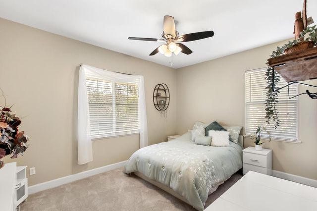 864 Spotted Pony Ln, Rocklin, CA 95765