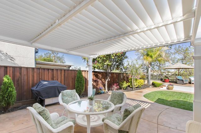 864 Spotted Pony Ln, Rocklin, CA 95765